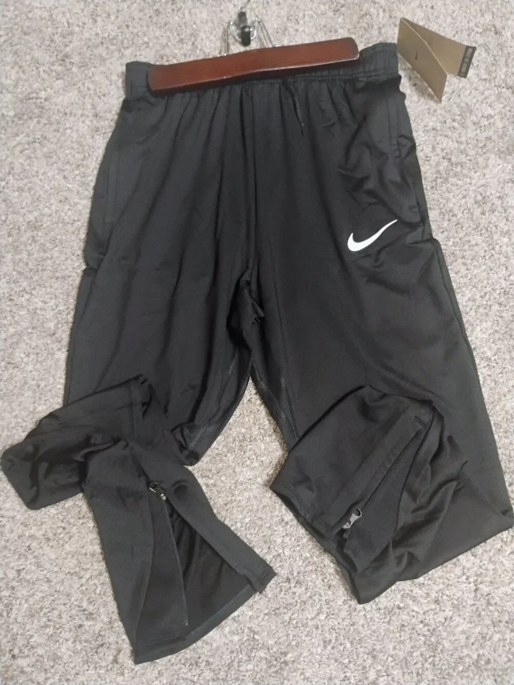 Nike nothing material bottom
